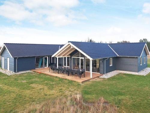 Bratten Strand Casa | 22 person holiday home in Jerup