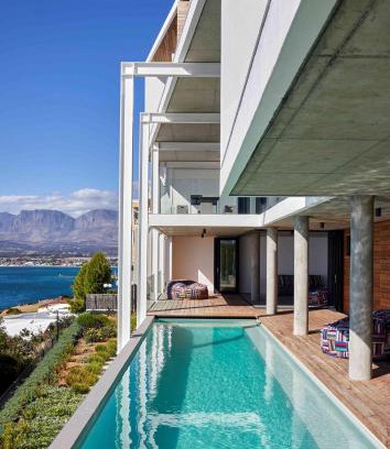 Mountainside Casa | '22 Protea' - Luxury, Style and Elegance - Sleeps 12 in 6 En-suite Bedrooms