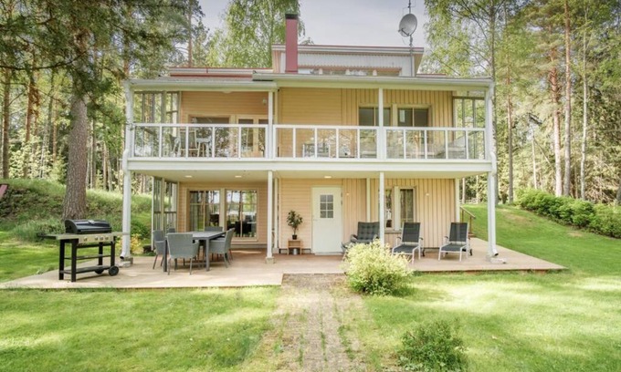 Kirkkonummi Villa | 225m2 Luxurious Villa - Large garden - Sandy beach