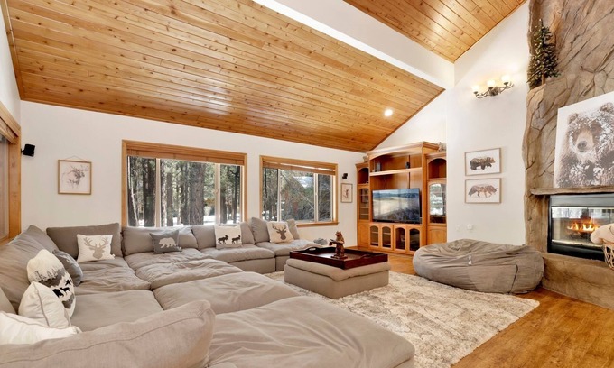 Summit Estates Cabina | 2282-the Spa At Winterset 4 Bedroom Chalet by RedAwning