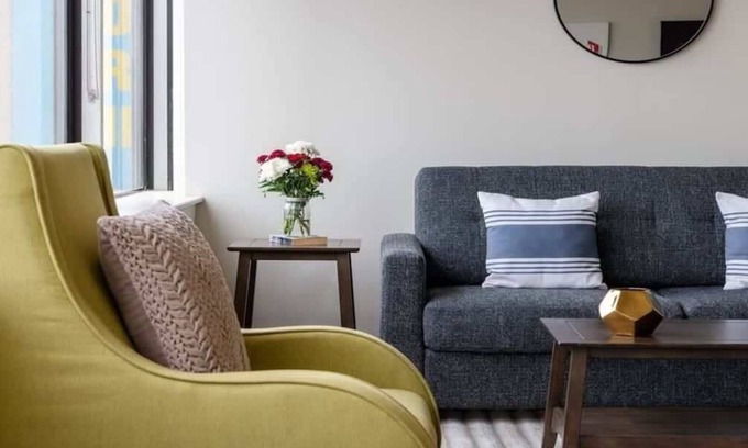 Downtown Dallas Apartamento | 22nd FL Bold CozySuites w/pool, gym