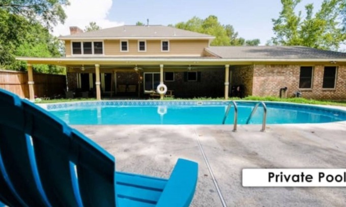Conroe Casa | 24/7 Casa de piscina de vacaciones Sereno desierto