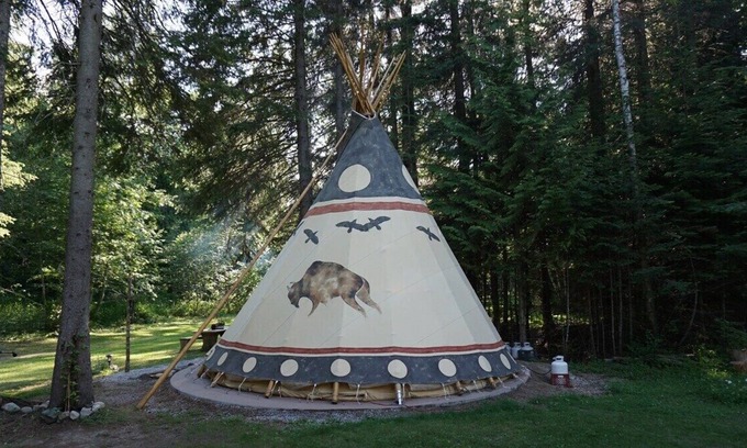 Sandpoint Apartamento | 24' Diameter authentic Tipi just north of Sandpoint, Idaho