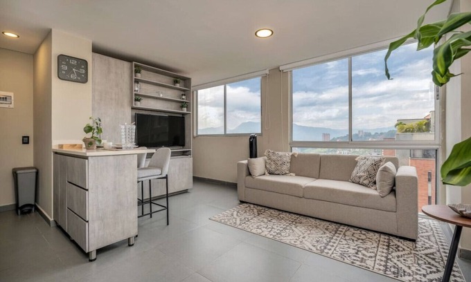 El Tesoro Apartamento | 24th floor modern apartment close to parque lleras