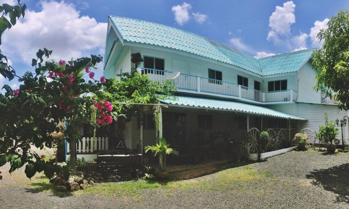Nang Rong Hostal | 25 m² Hostal ∙ 3 huéspedes