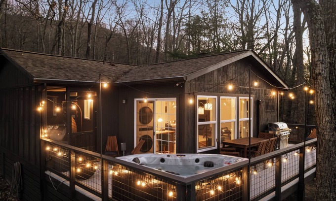 New Market Cabina | 25% Off ~ Hygge mountain retreat w/ stunning views