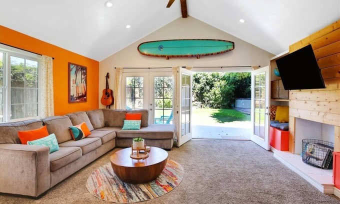 Ventura Casa | 25%Off Sept WkDays Cozy, Clean & Spacious, Hot Tub