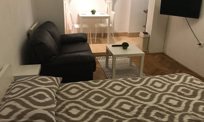 Dorcol Apartamento | Apartamento estudio acogedor y tranquilo de 25m2 en el 4 ° piso en el centro de la ciudad
