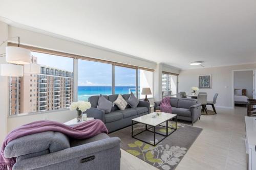 Waikiki Apartamento | 26 FREE Parking Ocean Front 2br-Waikiki Ala Moana