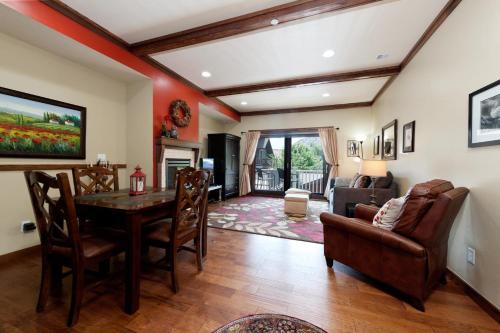 Historic Downtown Durango Casa | 270 E. College Drive - Unit 203