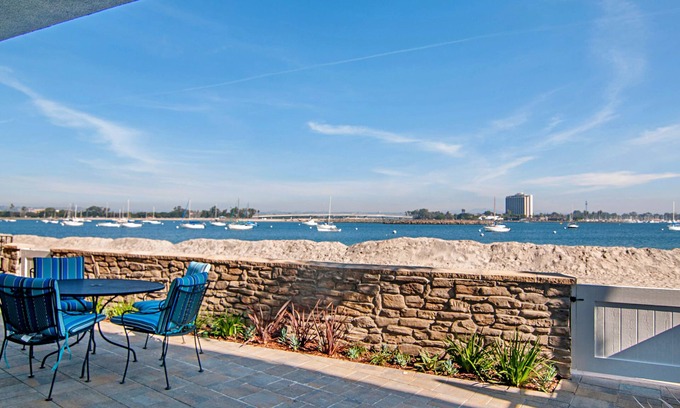 South Mission Beach Apartamento | # 2762 - A estrenar, frente al mar, lujoso con un gran patio y vistas impresionantes