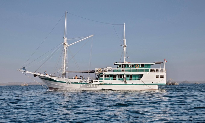 Labuan Bajo Alquiler De Eote | Barco tradicional de 28 metros de Phinisi