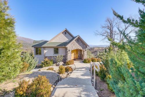 North Fork Apartamento | 28 Mi to Yosemite Lovely Mtn Cottage with Deck!