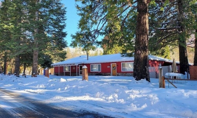 Camp Nelson Casa | 2800 sq. Foot, Scenic Mountain View, National Forest, 1 story, Family & Pets