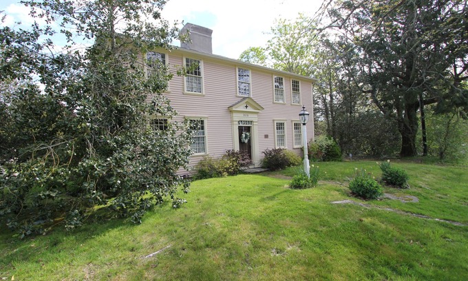 Barnstable Casa | 2828 Main Street - Antique Charm: 5BR Historic Home, Modern Amenities