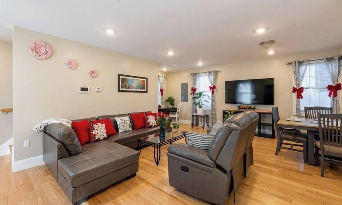 Quincy Casa | 284 - 5BR Boston-Peaceful House near England Aqua