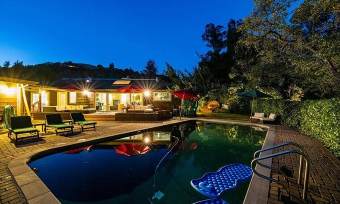 Sleepy Hollow Casa | 294) Perfect for large groups/ Salt water pool!