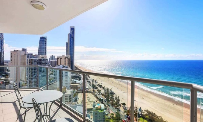 Gold Coast Apartamento | 2 BEDROOM 2 BATHROOM HIGH FLOOR VIEWS OF THE OCEAN, CITY SKYLINE & HINTERLAND