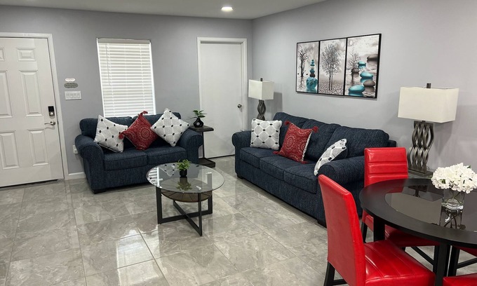 Brownsville Apartamento | 2B/1B apartment A in wonderful Brownsville with AC