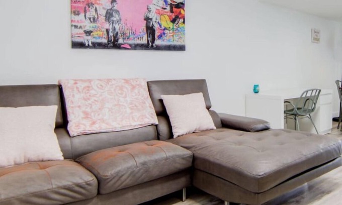 Flamingo/Lummus Condominio | 2B/2B, Free Parking, South Beach, 1 Block 2 Beach