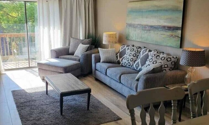 Mid America Condominio | 2B/2B Lake View Condo