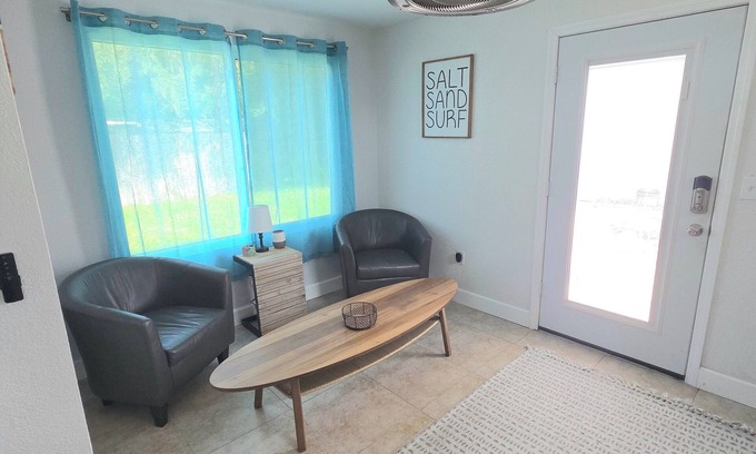 Daytona Beach Casa | 2B/2B less than 10 minutes from the beach - Newly Remodeled Home