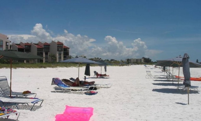 Siesta Key Complejo | 2B/2B Siesta Key Gulf-FRONT Condo-Spectacular Views-private beach-7 night min