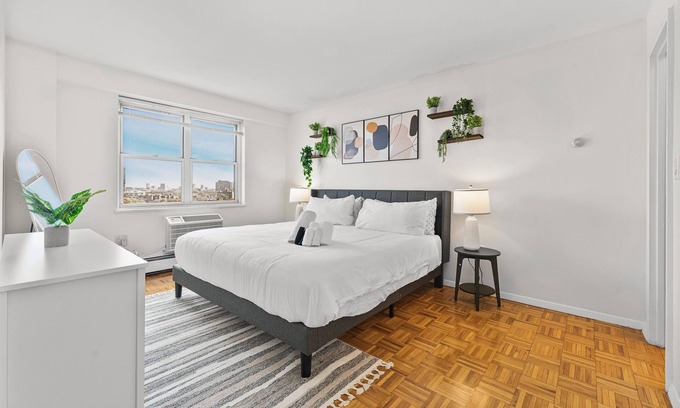 Longwood Apartamento | 2bd/1.5ba Next to BU 7903