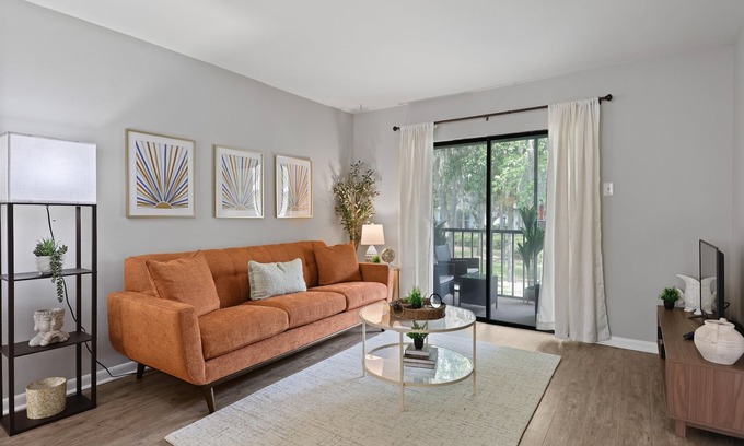Montgomery Condominio | 2bd/2ba Condo * Renovated * Condo in Savannah*30+ day stay *Pool