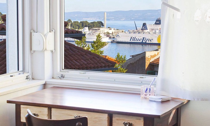 Split Condominio | 2BD Condo with spectacular view and parking