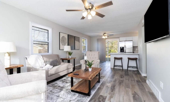 Urbandale Apartamento | 2BD/Extended Stay/Washer&Dryer/Work Station