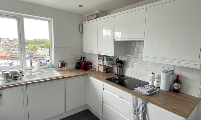 Surrey Docks Apartamento | 2BD Flat with Views of Canary Wharf - Rotherhithe