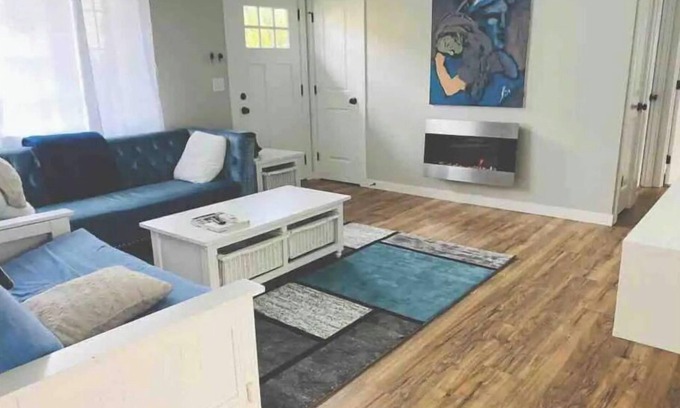 Lents Casa | 2BD modern unit downtown Lents in Portland.