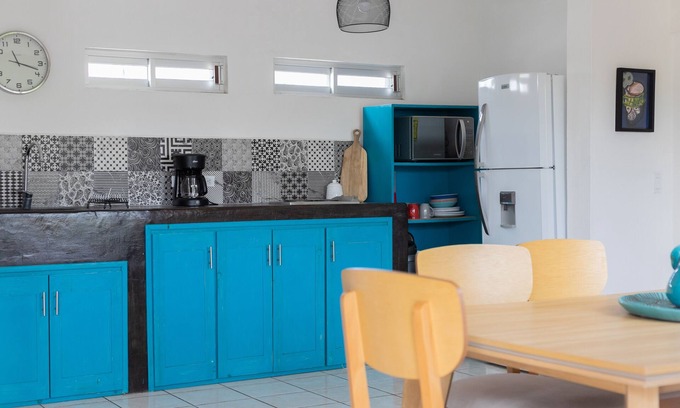 La Paz Apartamento | 2bdr 2bath Apartment in downtown with high speed Wi-Fi. Walk to the malecon/sea.