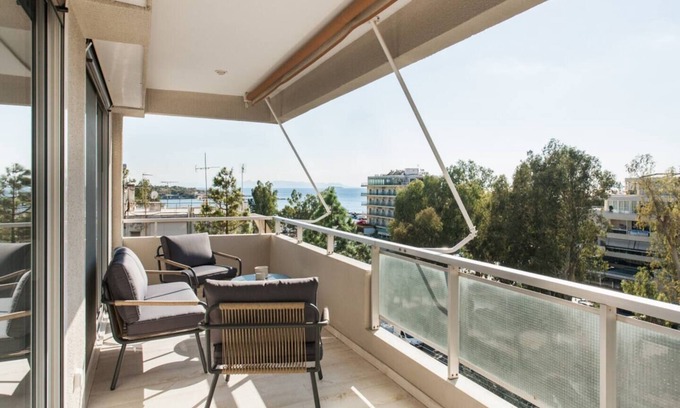 Glyfada Apartamento | 2BDR Athens Riviera Sea View Apartment by The Olon