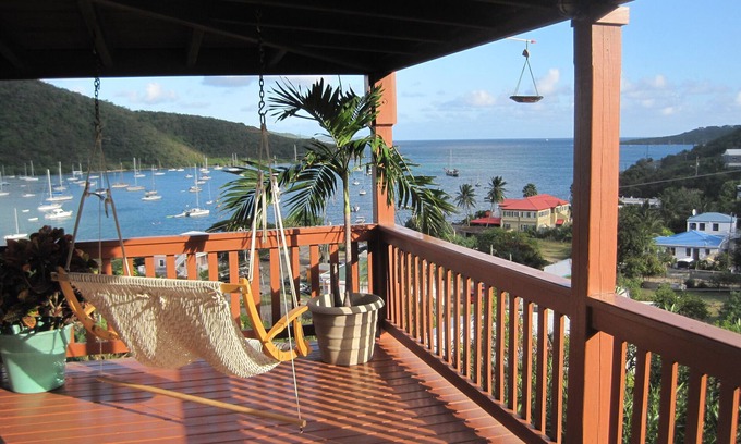 Lower Carolina Casa | Coral Bayview 2BR, 1 baño, LR, DR, cocina completa, 80 'cubierta con Jeep disponible