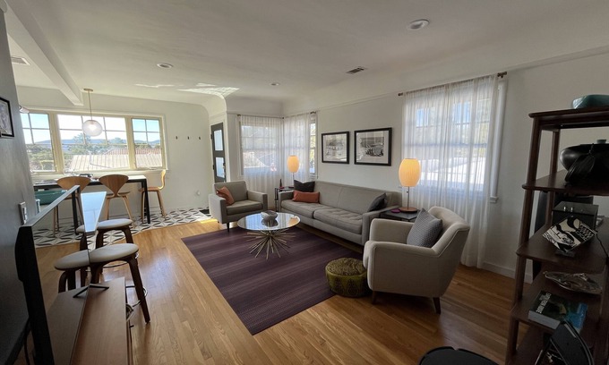 San Luis Obispo Apartamento | 2BDRM PENTHOUSE W/SUN DRENCHED DECK