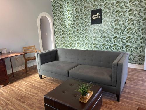 Harbor Apartamento | 2bed 1bath close to downtown LB, LA and OC.