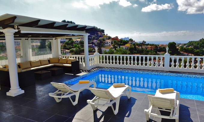 Benissa Coast Apartamento | 2bed 2bath con piscina privada y vistas al mar goza de sol todo el día!
