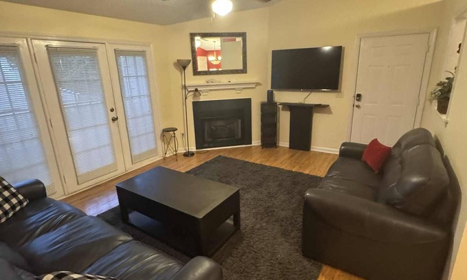 Greensboro Apartamento | 2Bed 2Bath Cozy Apartment off Guilford college!