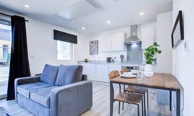 Willesborough Apartamento | 2BED 2BATH in - Next to Station for 6 FREE Parking