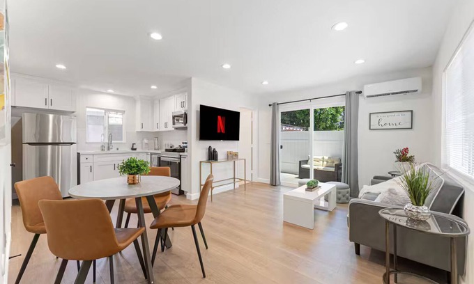 Monrovia Casa | 2Bedroom/1Bath/Safe/DTLA / Pasadena / Hollywood