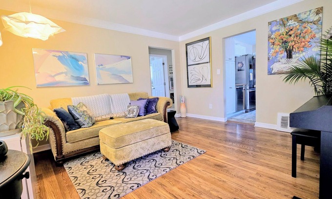 Madison Heights Casa | 2Bedroom/2 Bath/2 Office Bungalow with Sauna and Parking by Royal Oak