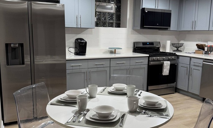 O'Hare Apartamento | 2bedroom apartment in fantastic Chicago near Ohare and quick drive into the city