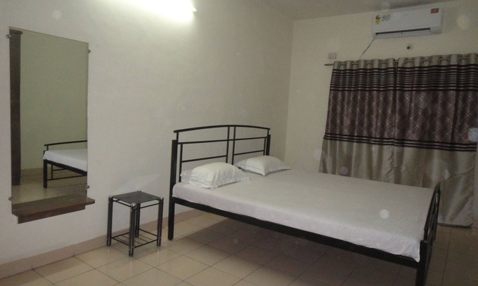 Meera Nagar Apartamento | Piso de aire acondicionado completamente amueblado 2BHK en Koregaon Park, Pune