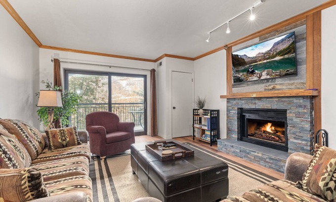 Downtown Park City Condominio | 2BR 2BA Condo Main St & Town Ascensor acceso con piscina climatizada, jacuzzi, sauna y wifi
