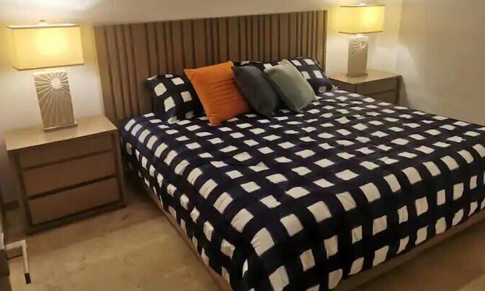 Costa Azul Apartamento | 2BR + 2BA | Ocean view apt with beach club