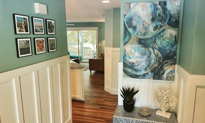 St. James Condominio | 2BR/2BA w/ Rainfall Showers, Screened Porch, 1st Floor, Pool, Gated Community