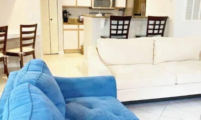 Kissimmee Condominio | 2br 4 beds Universal Disney Free Parking Wifi pool-hot Spa Coffee Shopping Malls