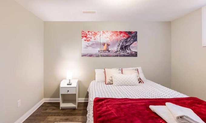 Kitchener Casa | 2BR+AC+Wi-fi+Kitchen+Washer+Dryer+FreePrkng+Pet